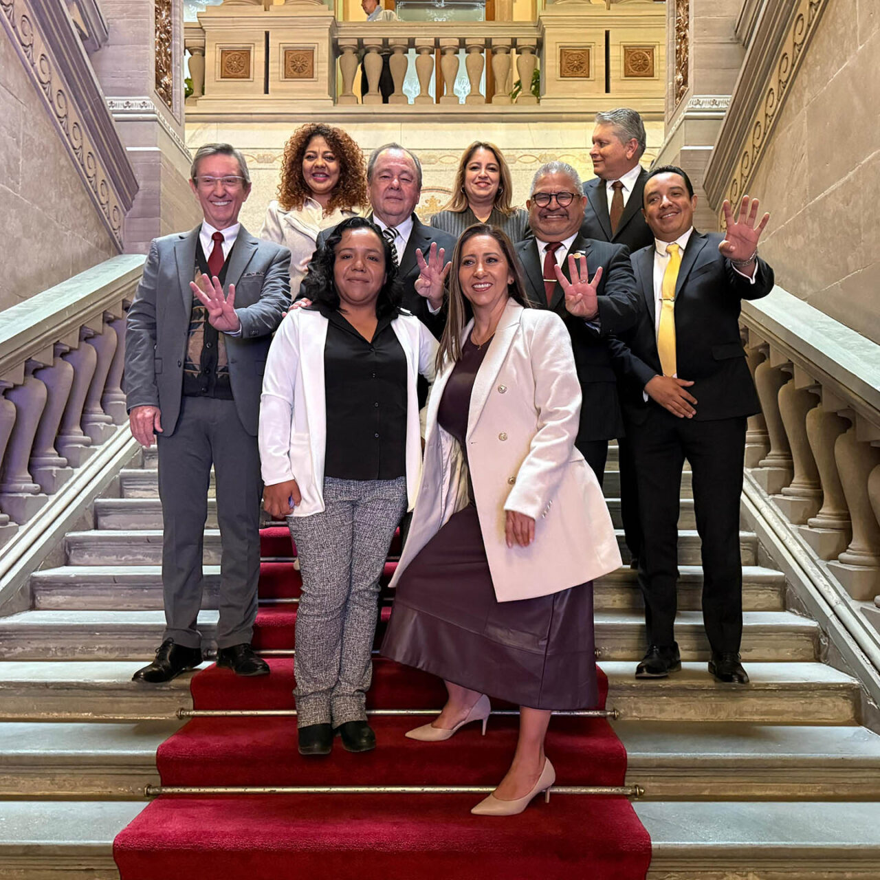 Reconocen trayectoria del periodista Toño Rocha en el Congreso