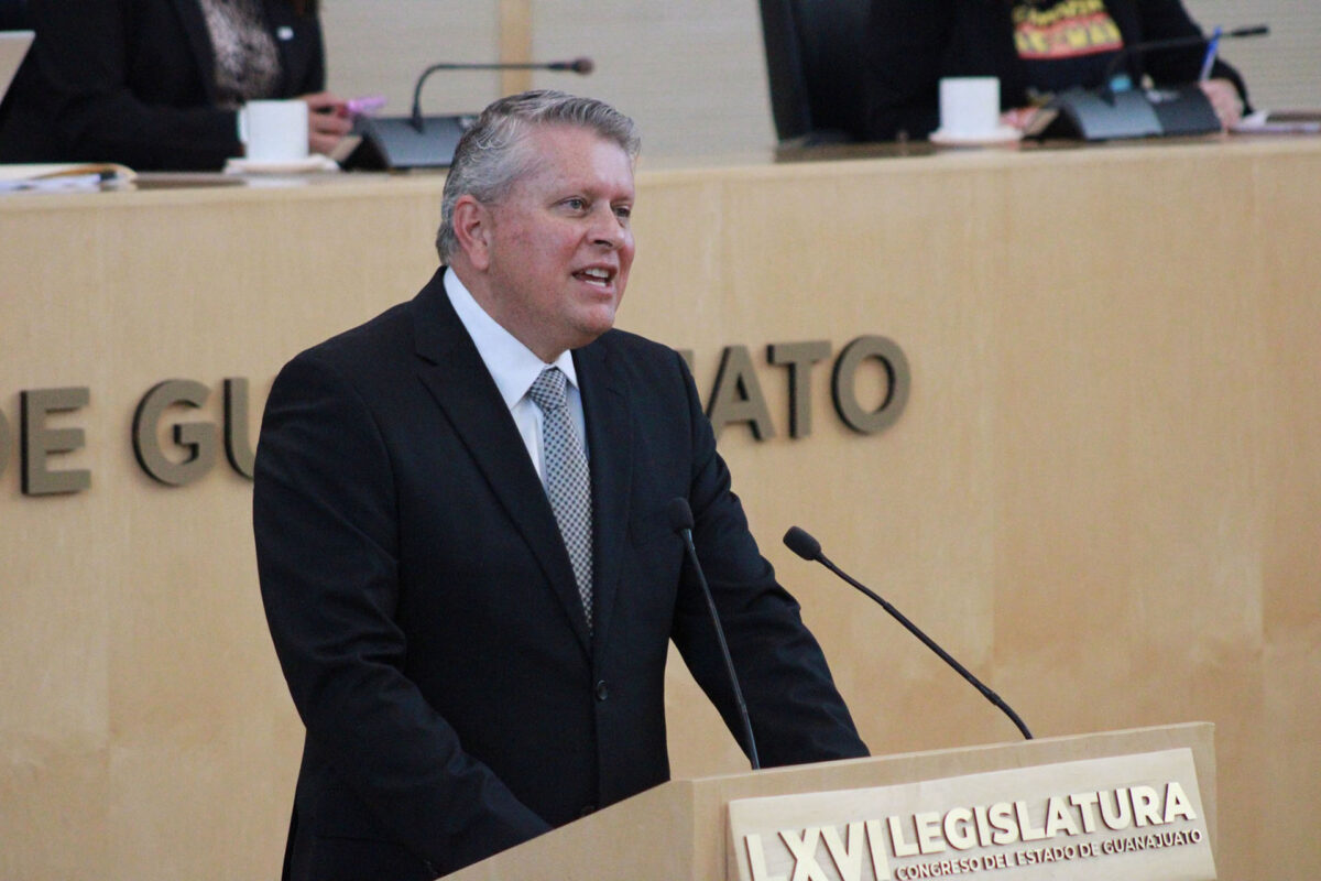 Solicita el diputado Ricardo Ferro que se de celeridad al proceso de revisión del avance de la obra que se efectúa en la carretera de San Miguel de Allende y Dolores Hidalgo