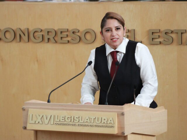 diputada Jenny Oliveros